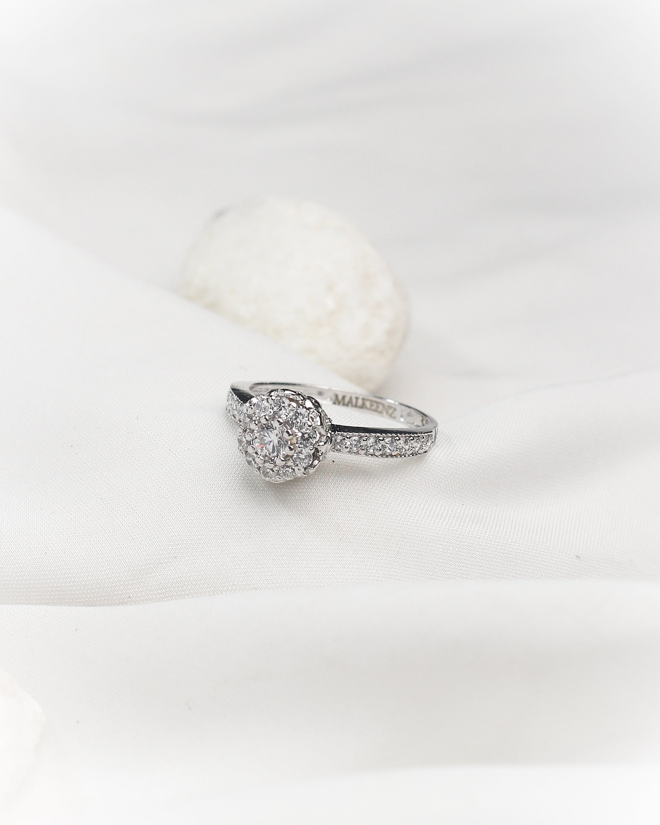 Malkeenz Cluster Glow Ring