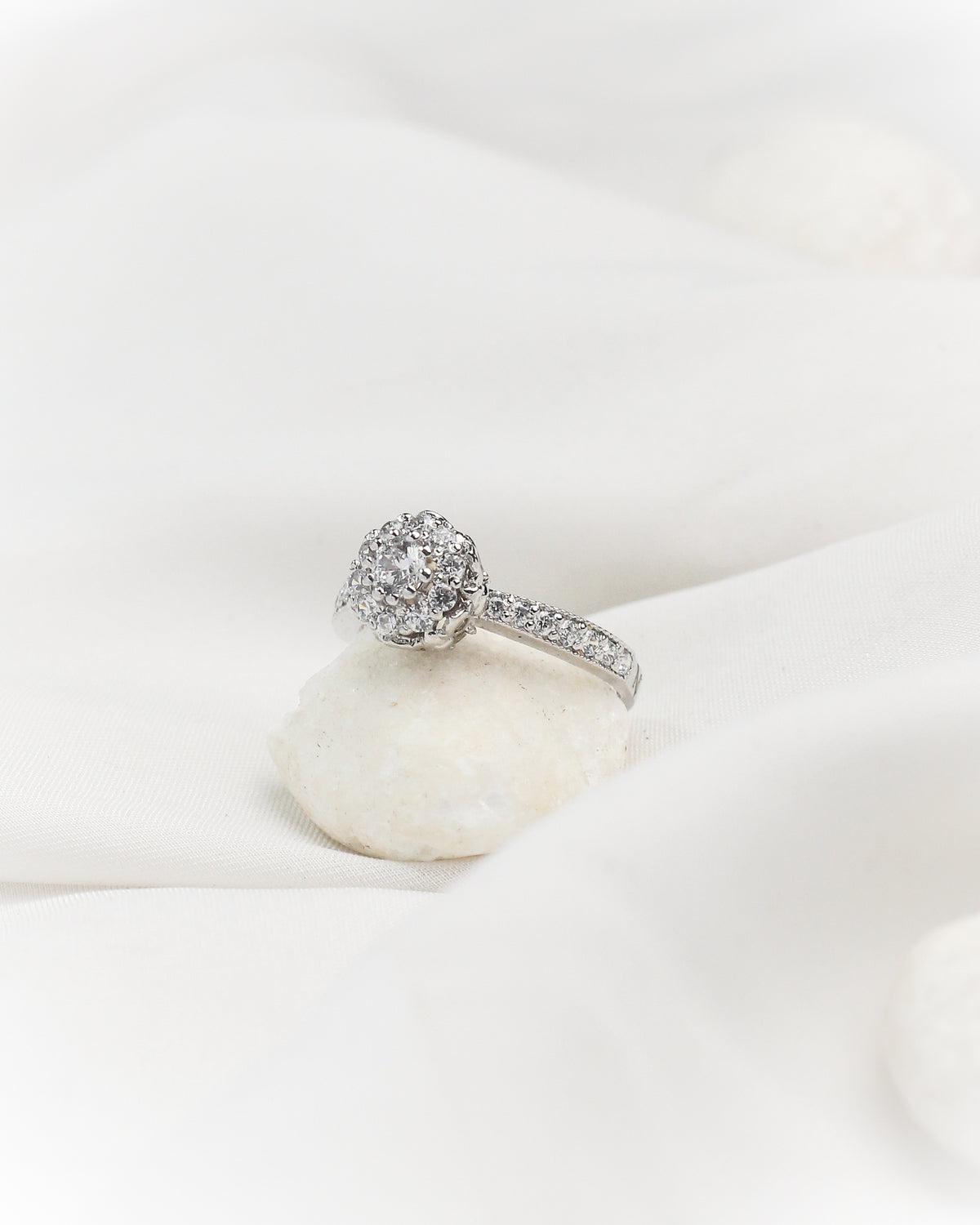 Malkeenz Cluster Glow Ring