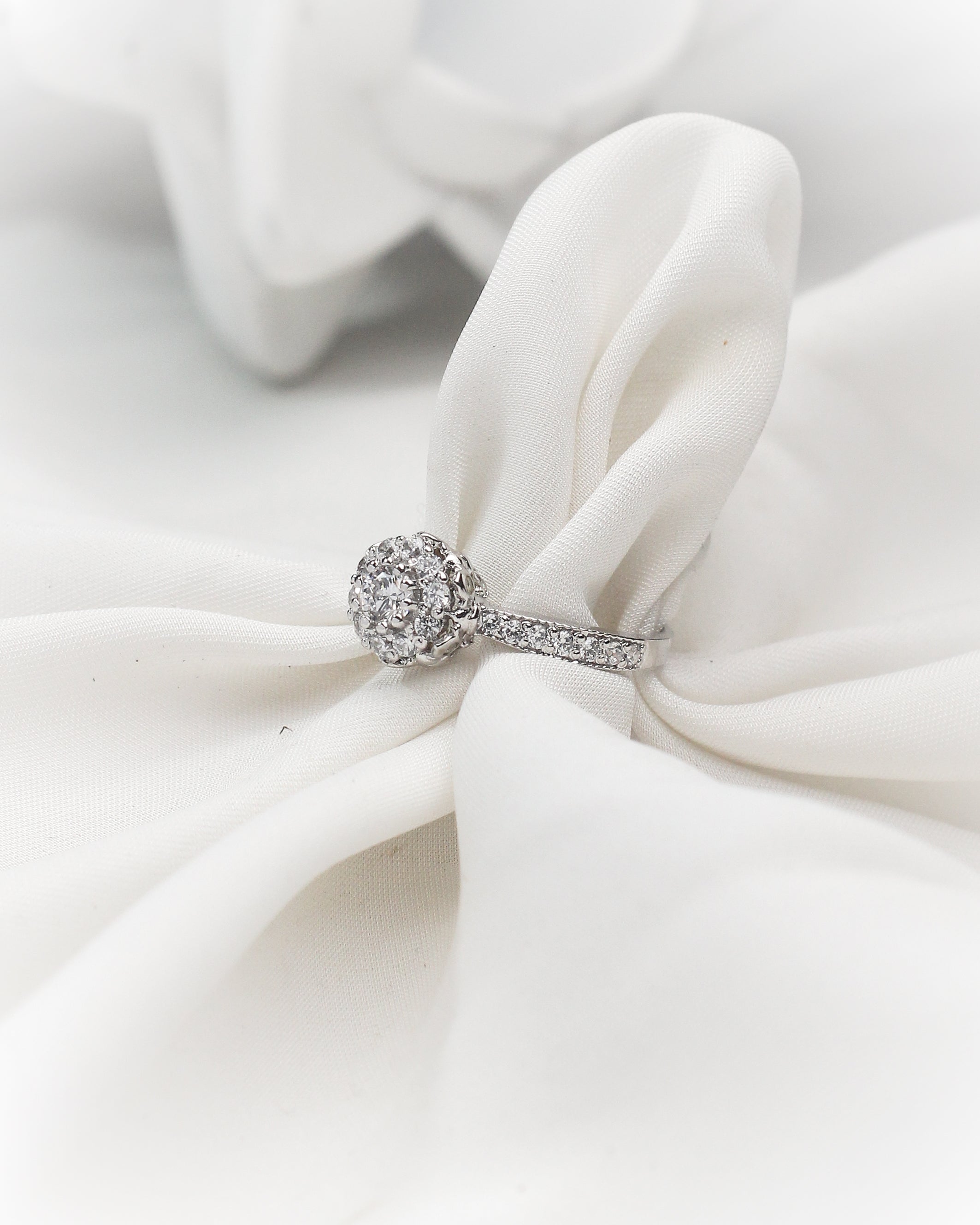Malkeenz Cluster Glow Ring