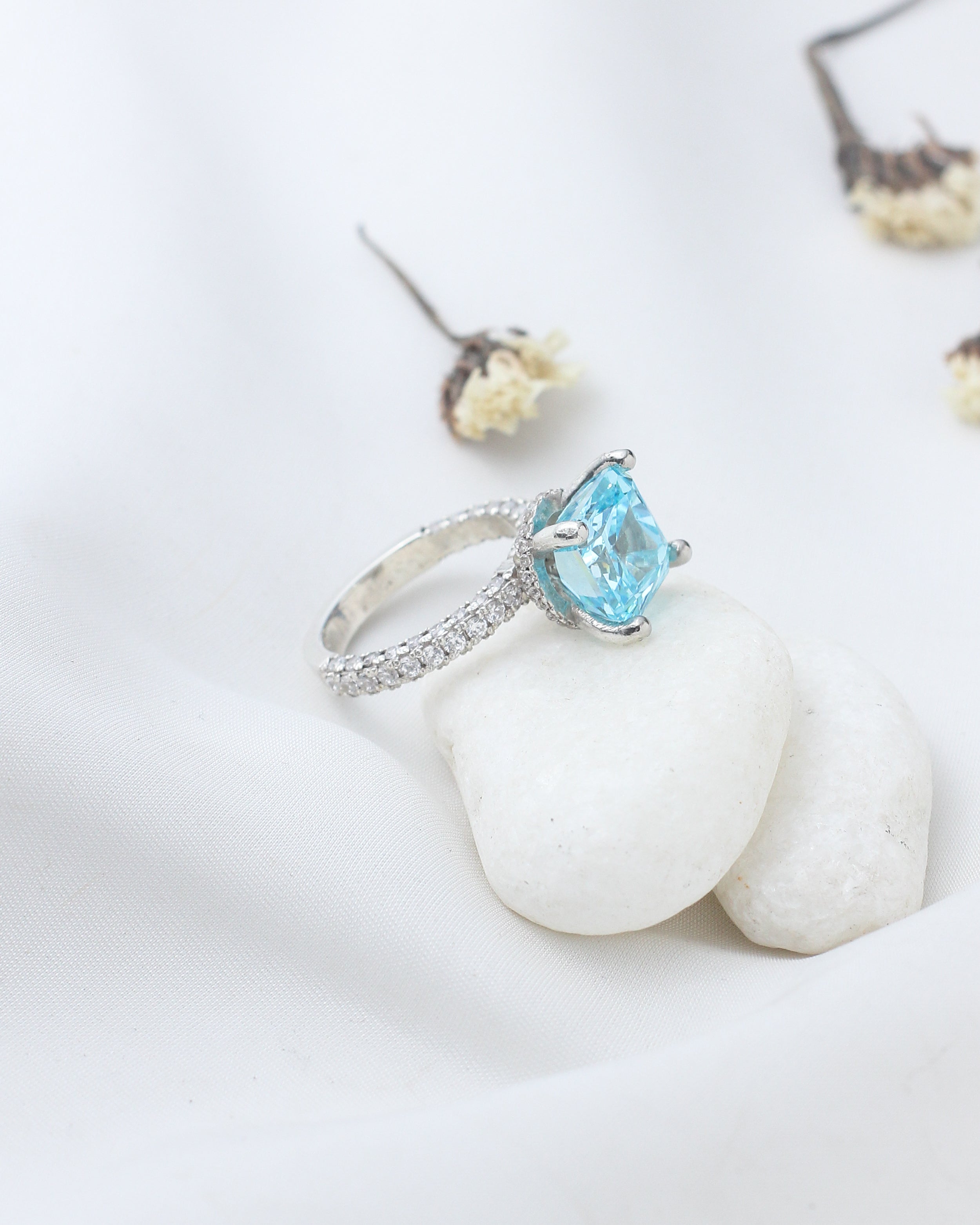 Aqua Radiance Solitaire Ring