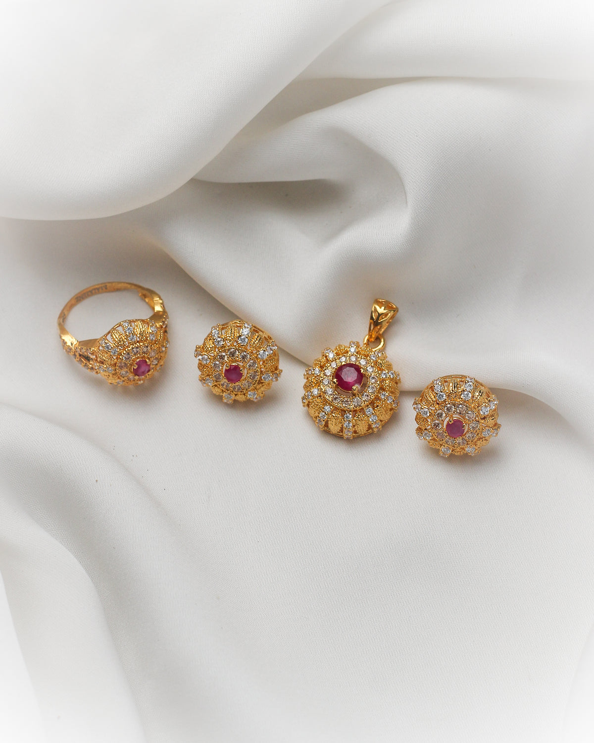 Ruby Royale Pendant set