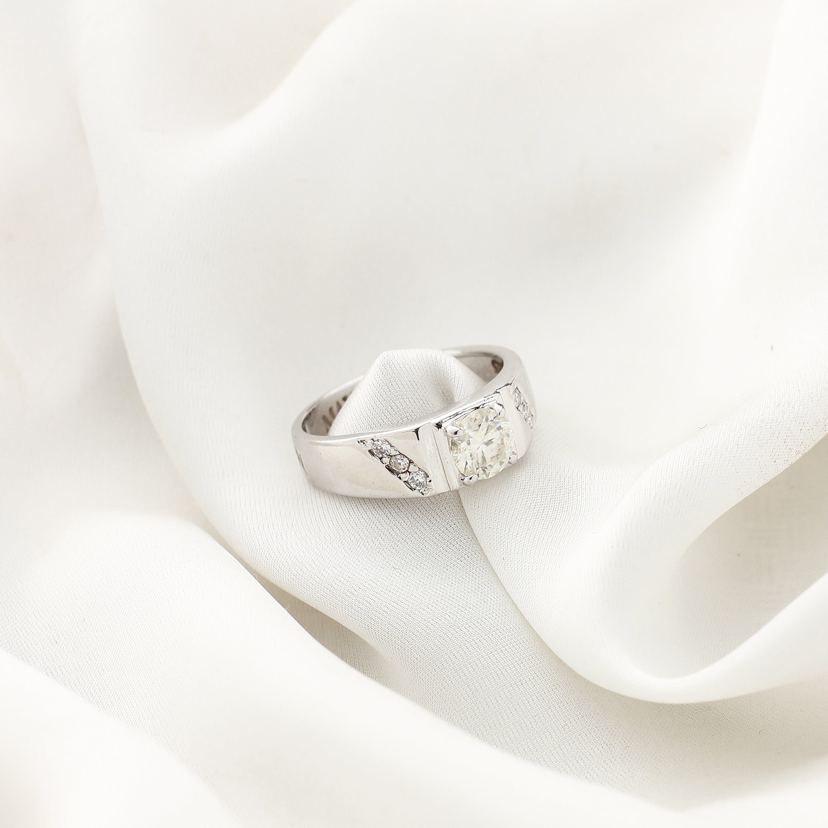 Majestic Moissanite 1 CRT