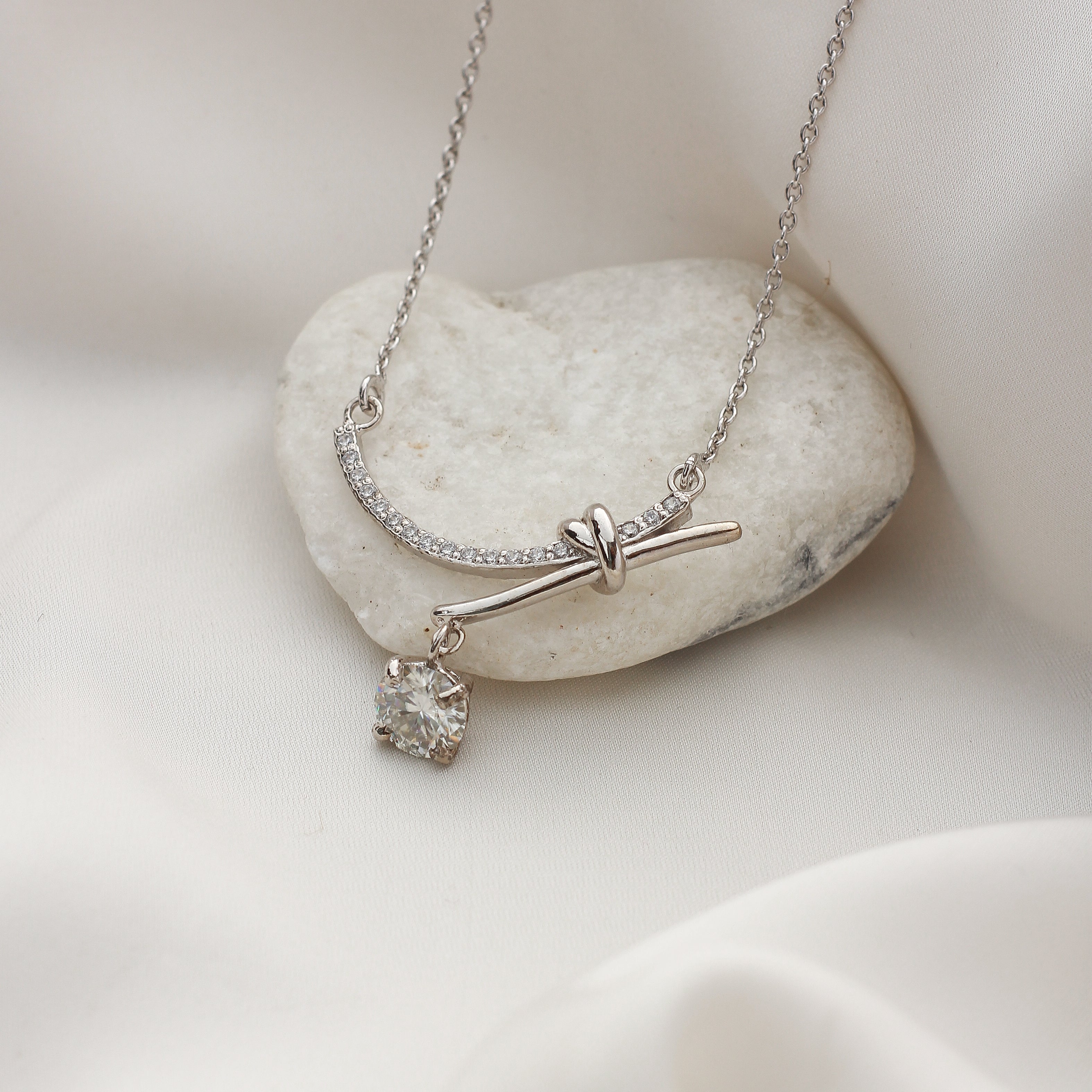 Sparkling Knot White 2CRT
