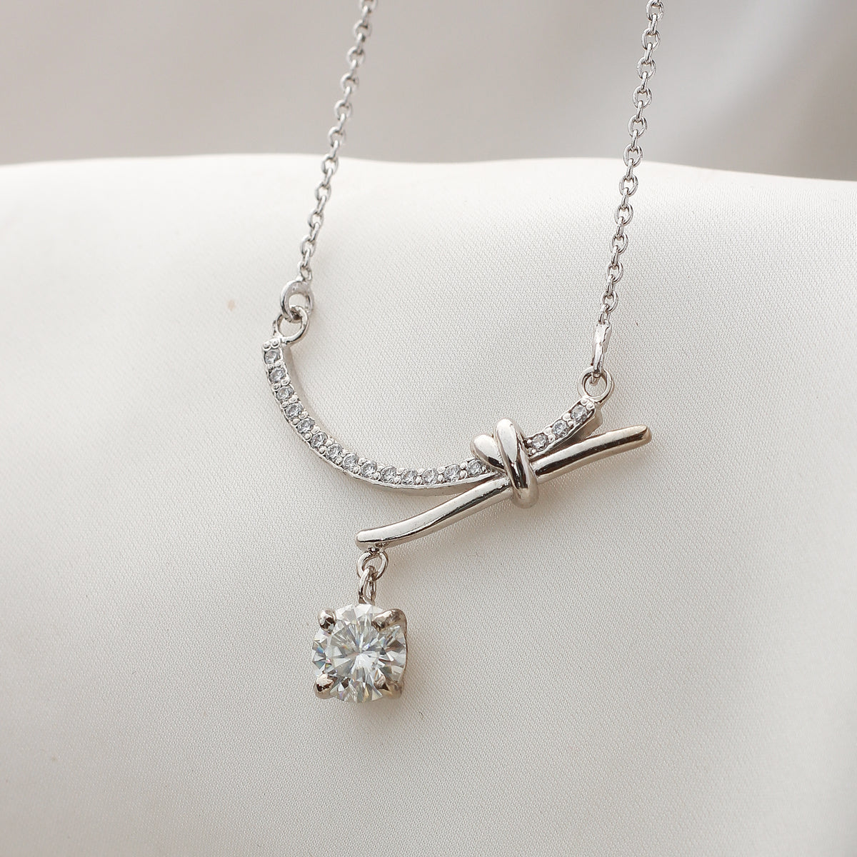 Sparkling Knot White 2CRT