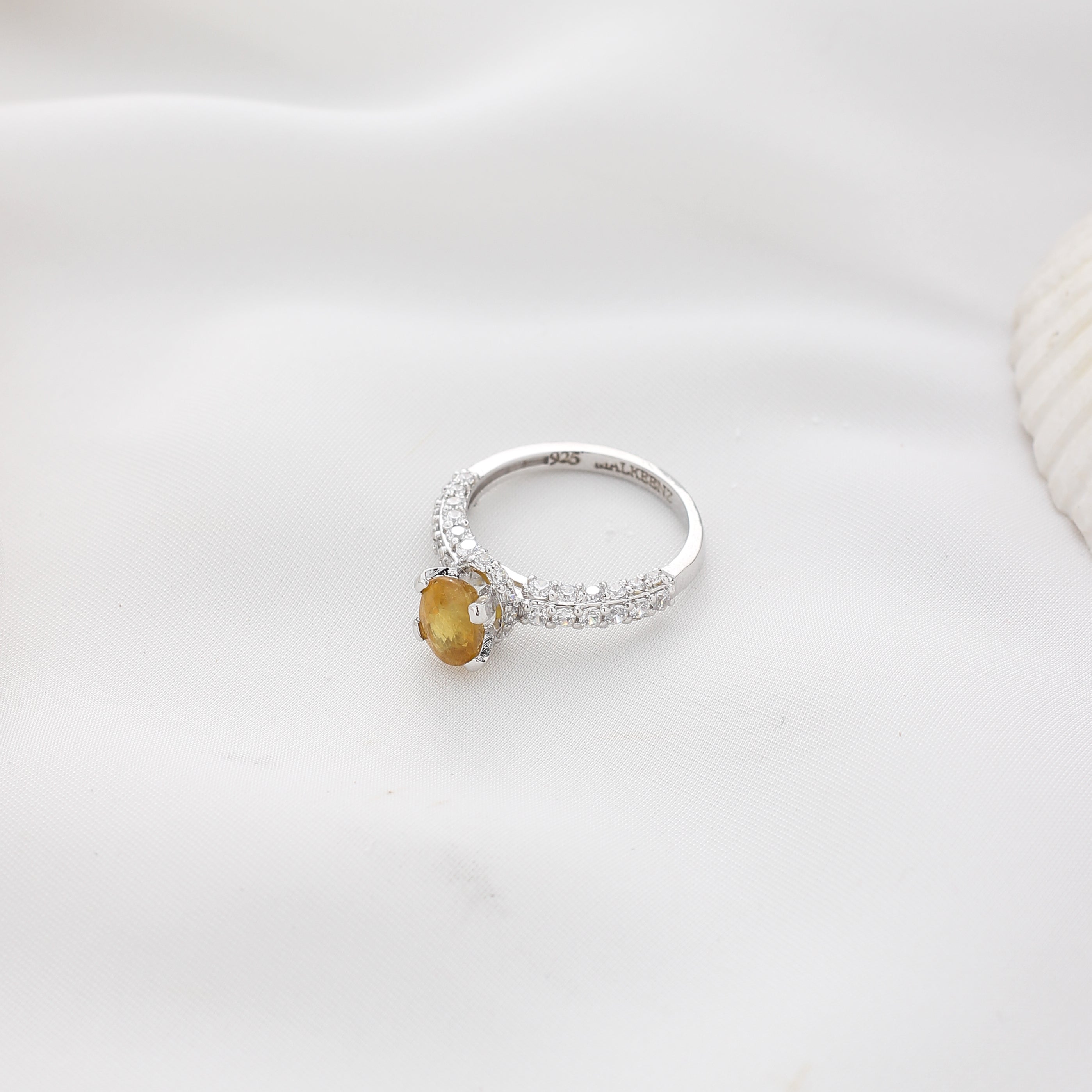Pukhraj Royale Ring