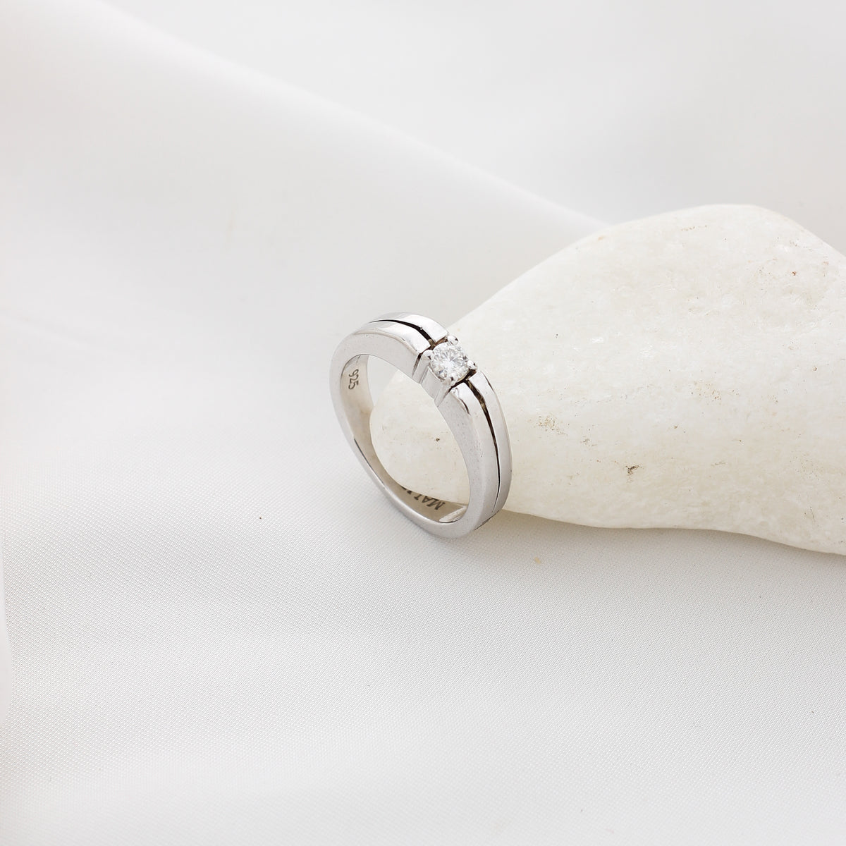 Astra Moissanite Band