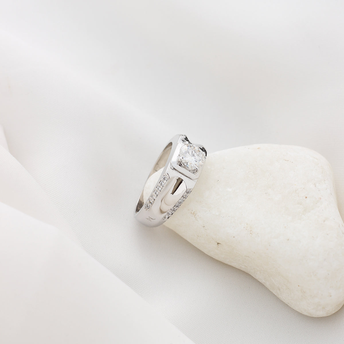 Regal Moissanite Band