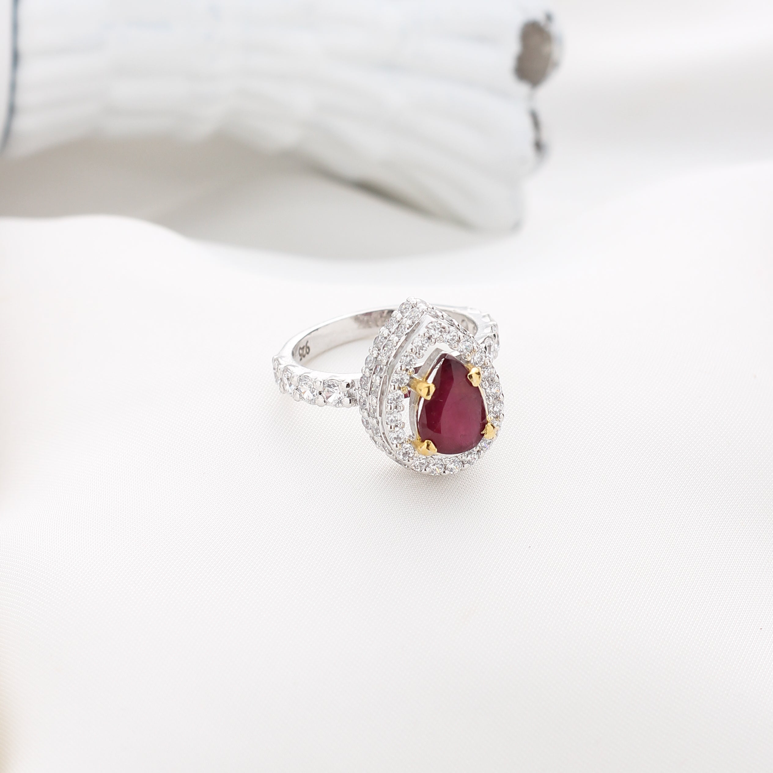 Malkeenz Ruby Radiance