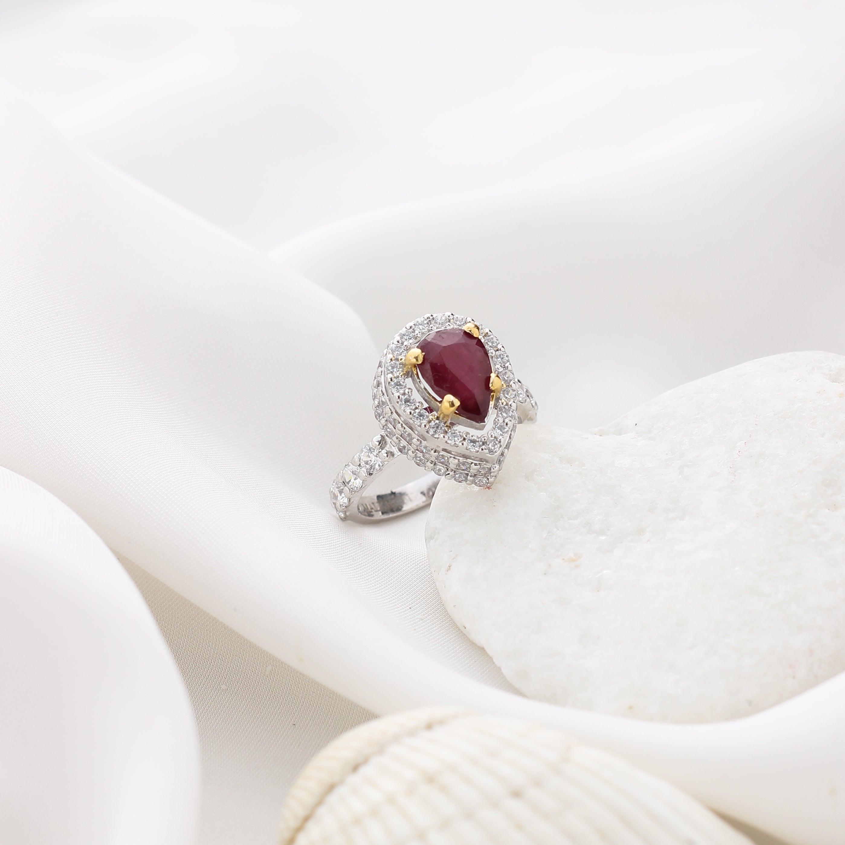 Malkeenz Ruby Radiance